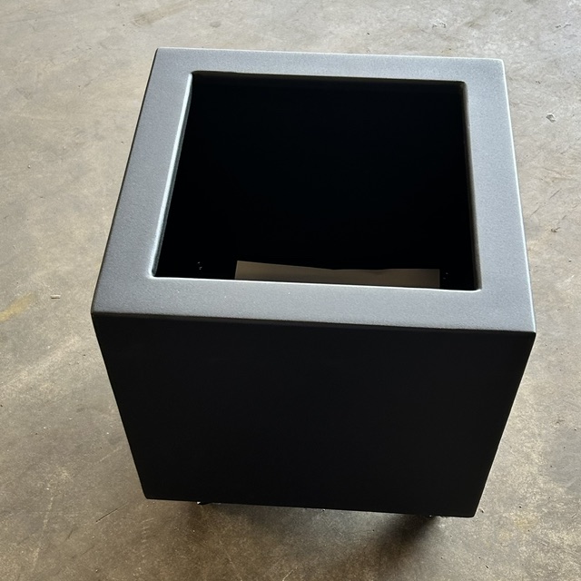 Artesa plantenbak aluminium met bodem en wielen - RAL 9005