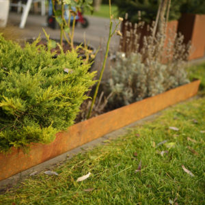 Bordure en acier corten