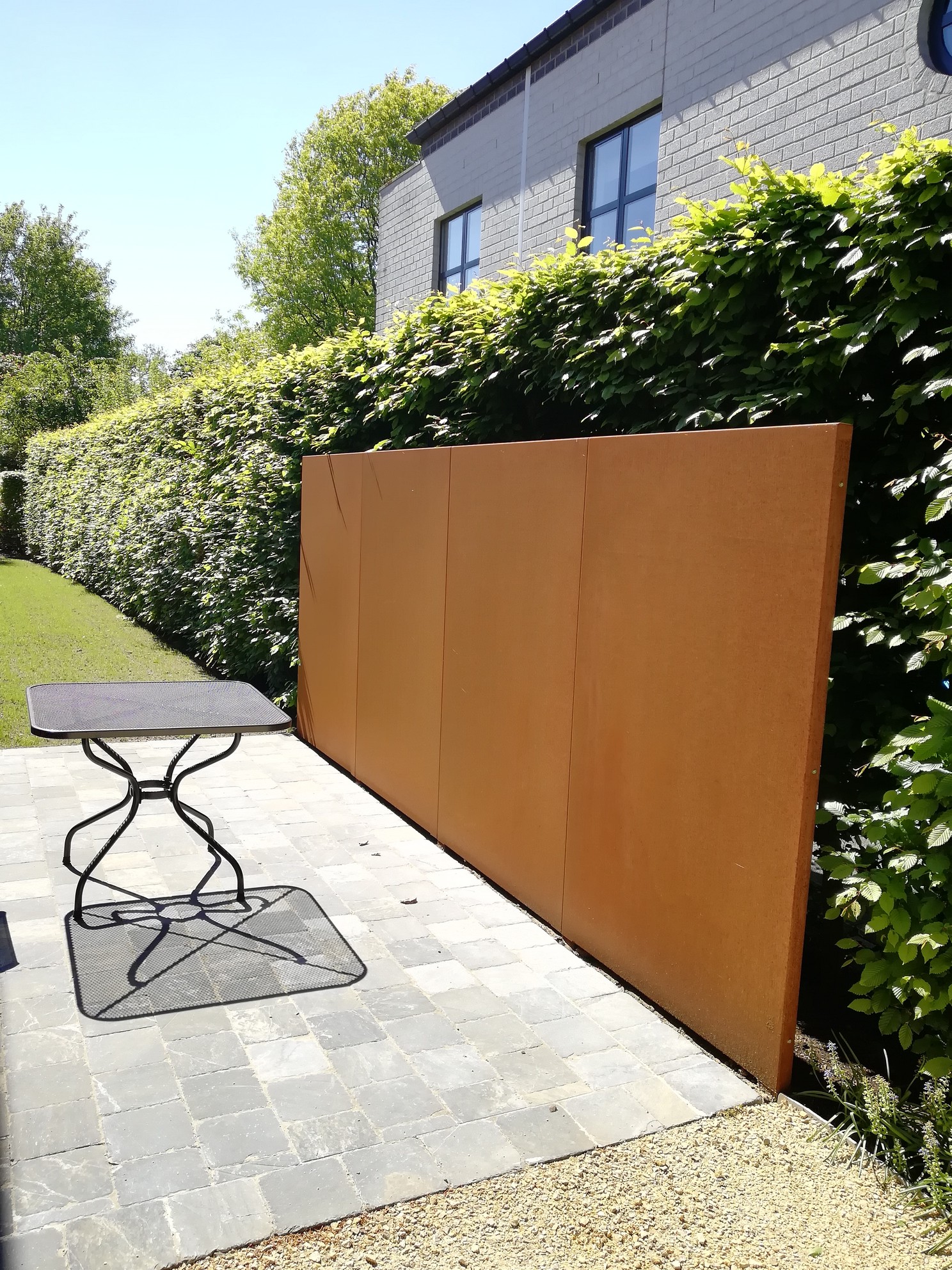uitritscherm, schuurwand, roestkleur, tuinpanelen, paneelhek